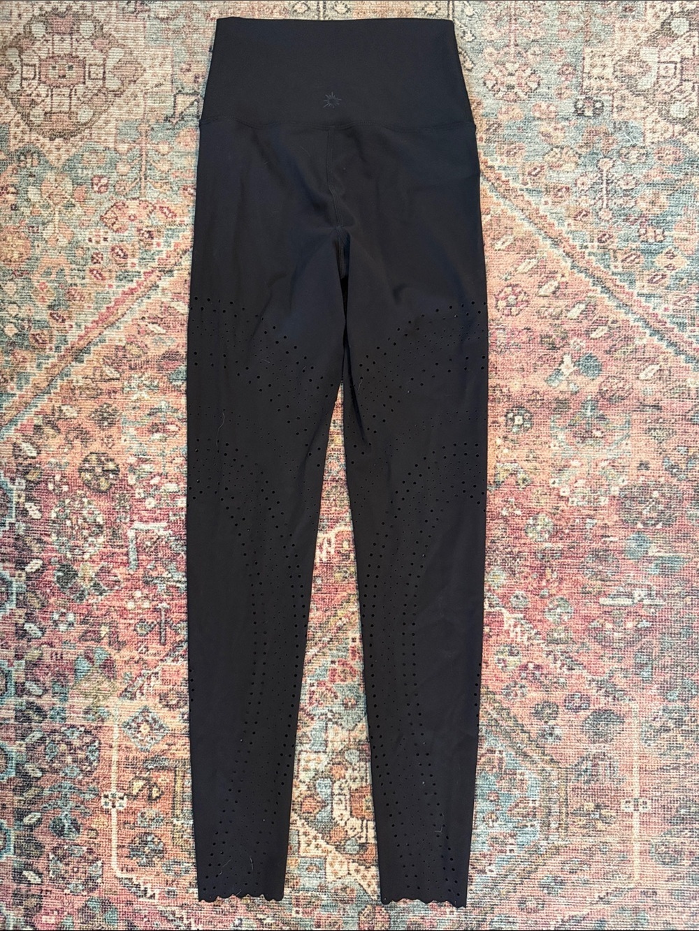 NWOT OFFLINE by Aerie Goals Laser Cut Leggings in Black Size XS - Picture 6 of 7